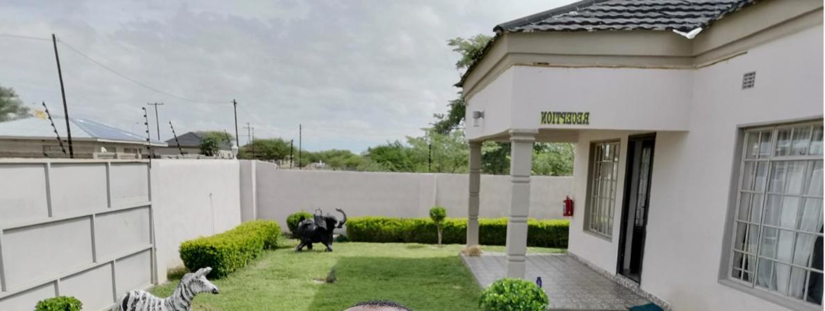 Lee Bed & Breakfast Francistown Esterno foto