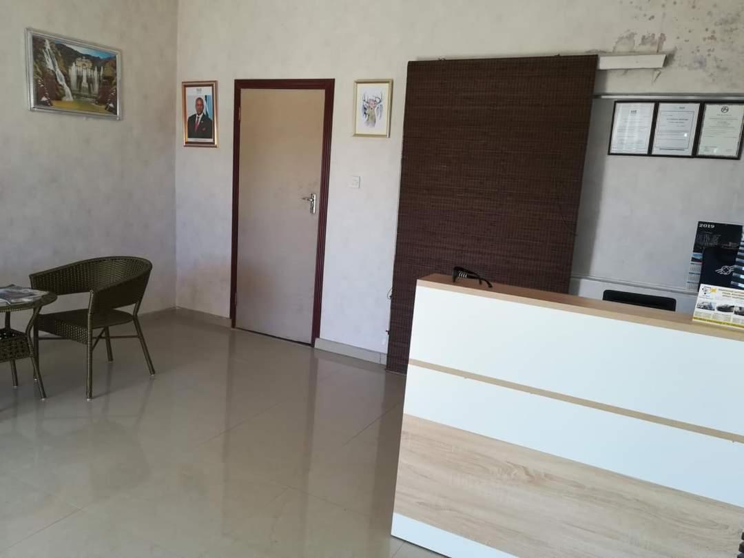 Lee Bed & Breakfast Francistown Esterno foto