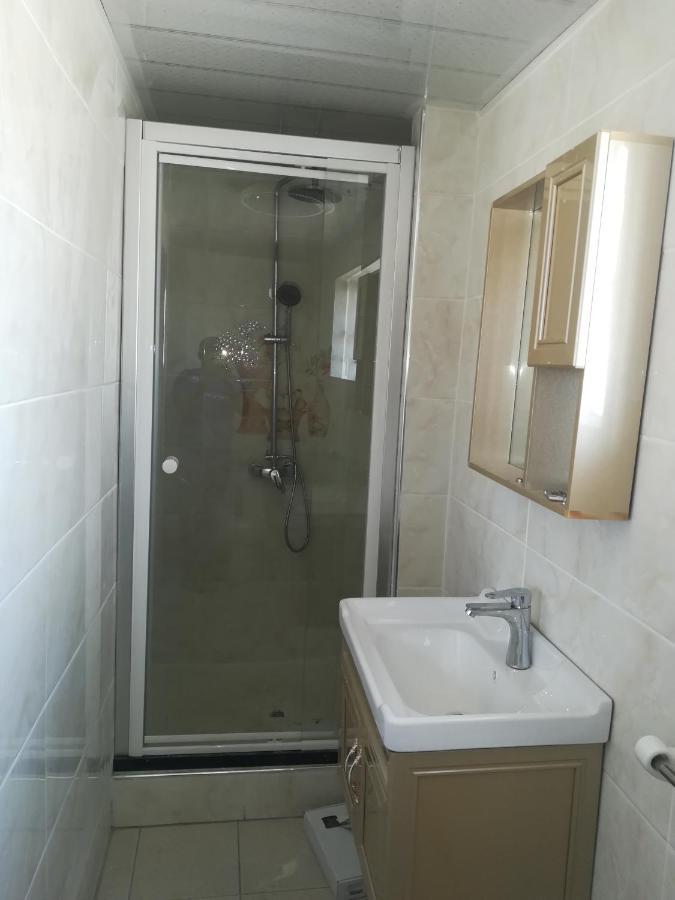 Lee Bed & Breakfast Francistown Esterno foto